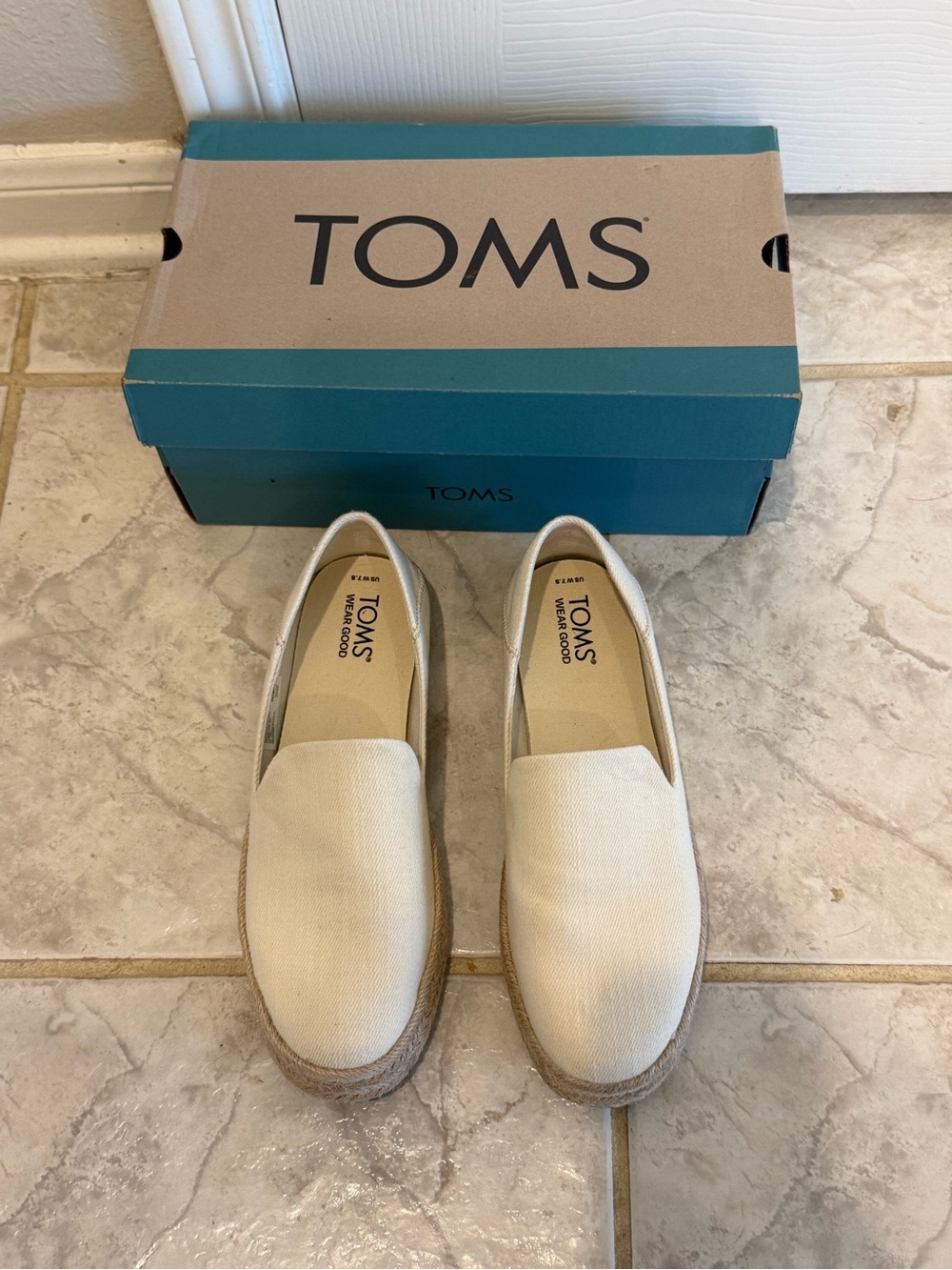 Toms Slip-On Espadrille in Cream Canvas. Only worn one time